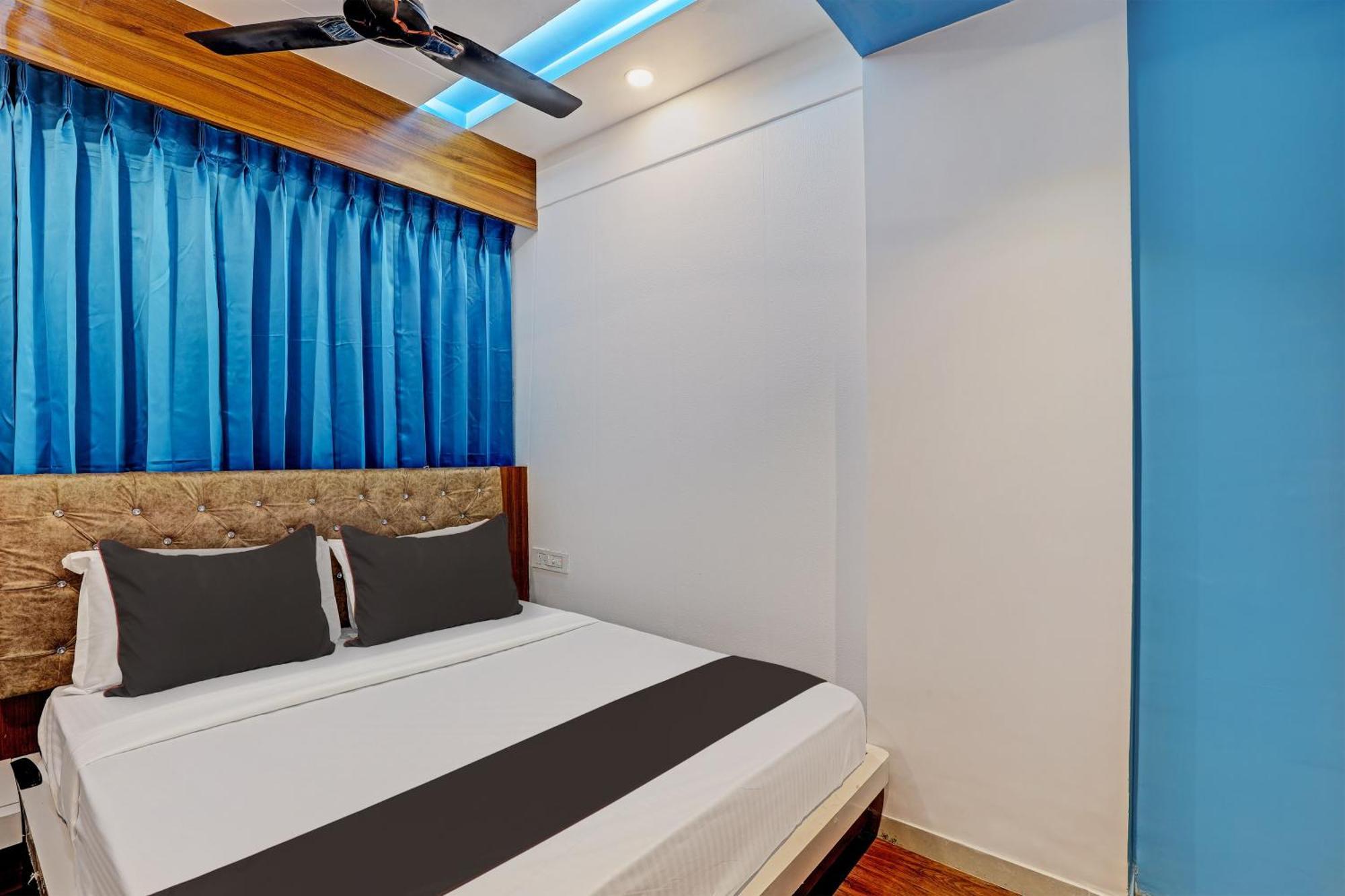 Collection O Hotel Swarg 수라트 외부 사진