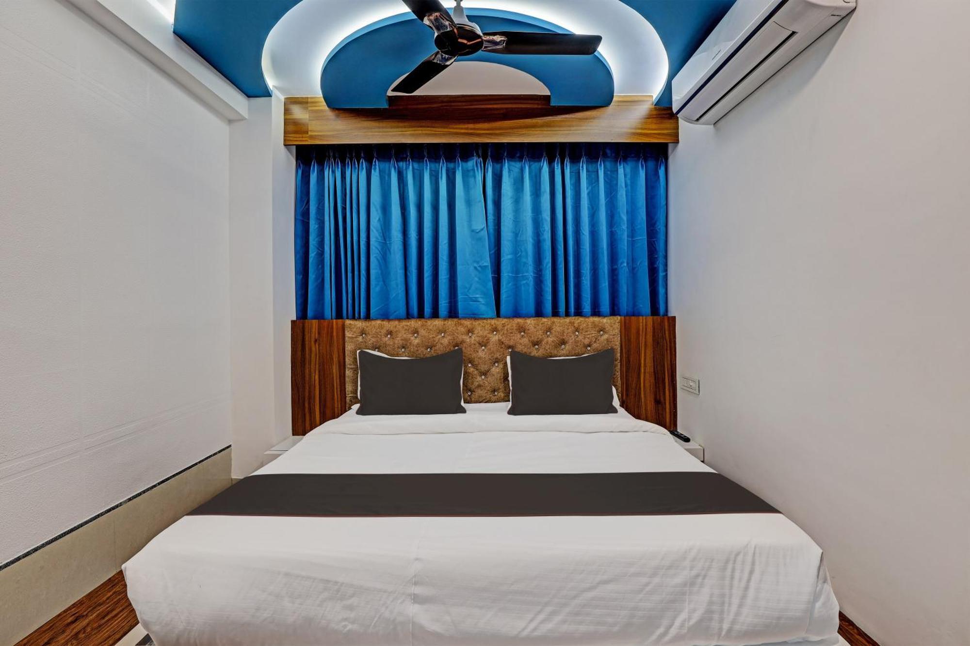 Collection O Hotel Swarg 수라트 외부 사진