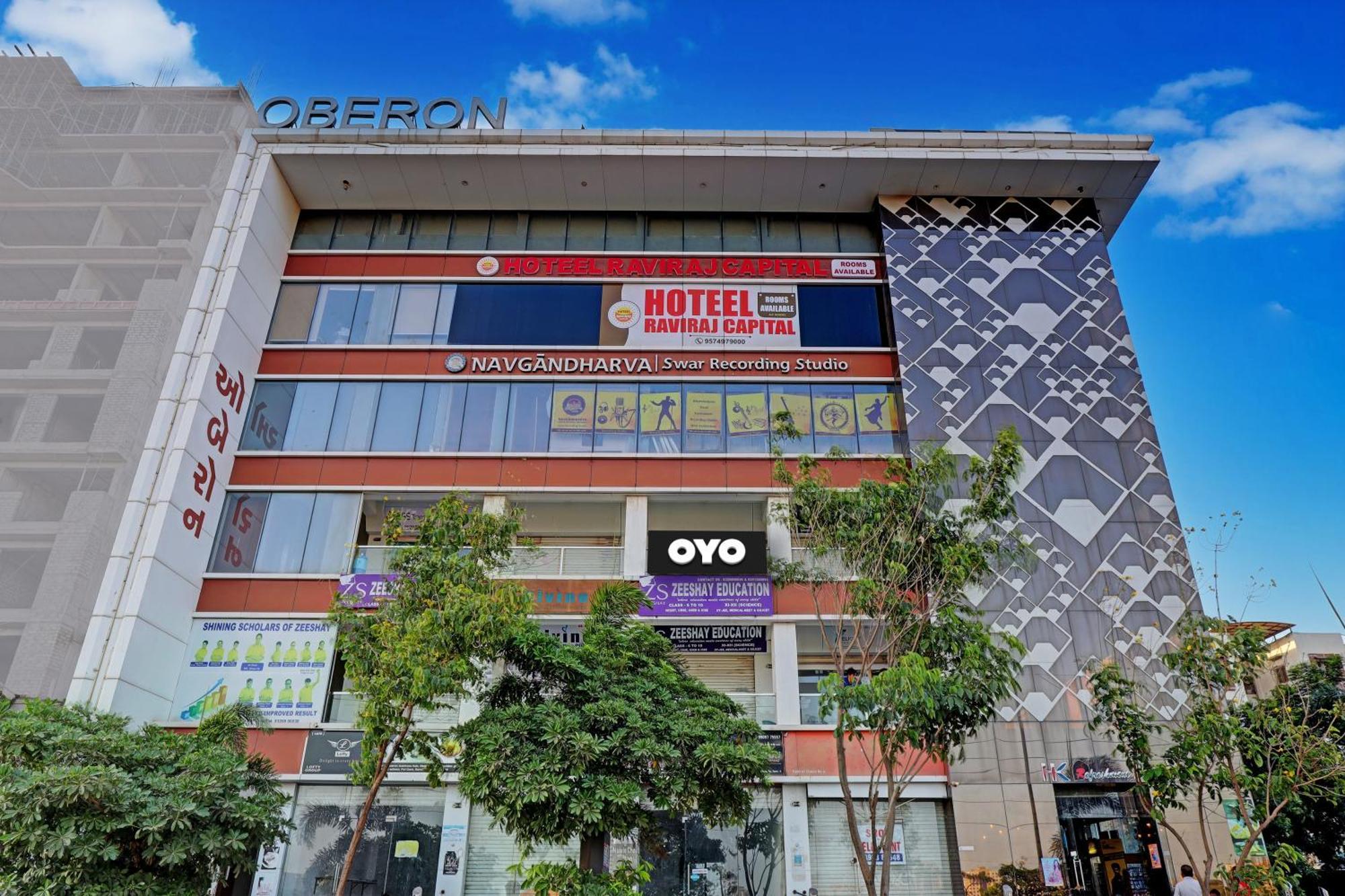 Collection O Hotel Swarg 수라트 외부 사진